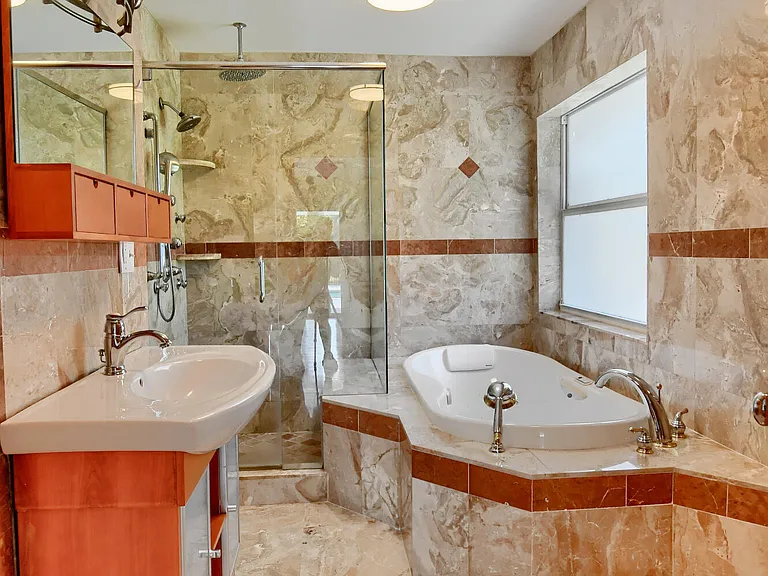 2334 NW Timbercreek Cir — Photo 22