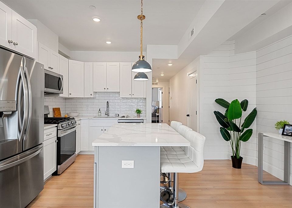 1st image of 138 Centre St #3
