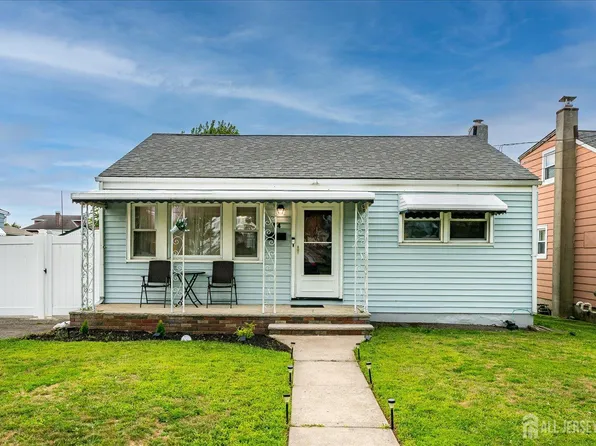 54 Holly St, Port Reading, NJ 07064