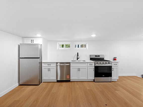2nd image of 3 Meadow Rd APT 1