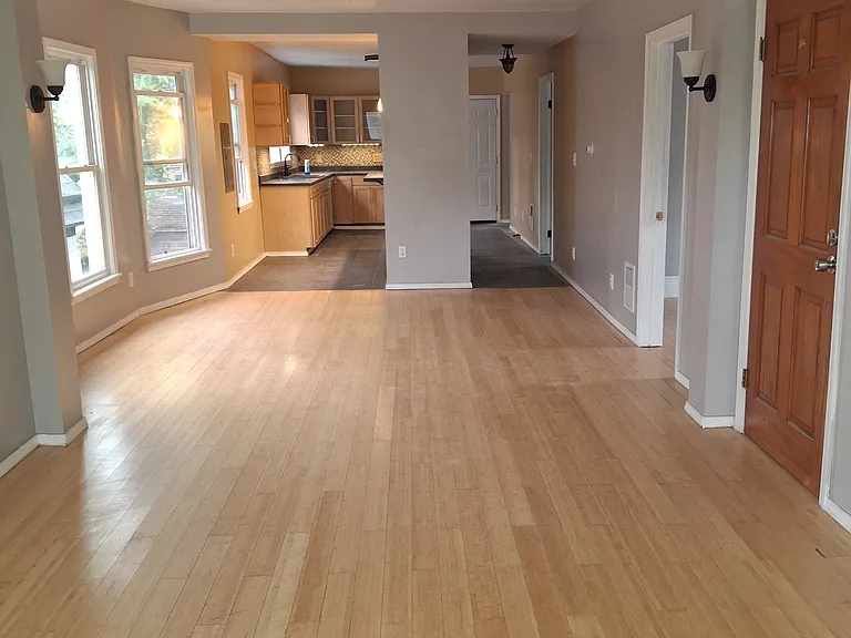 95 Sheffield Ave — Photo 3