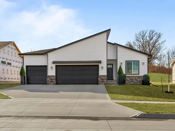 610 NW Georgetown Dr, Waukee, IA 50263