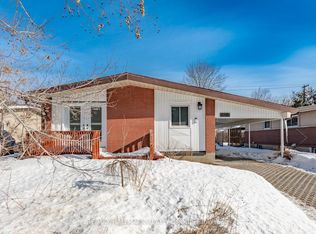 2223 Halifax Dr, Ottawa, ON K1G 2W4