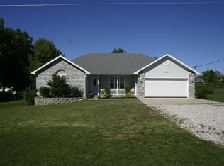 525 W Kennemer Dr, Seymour, MO 65746