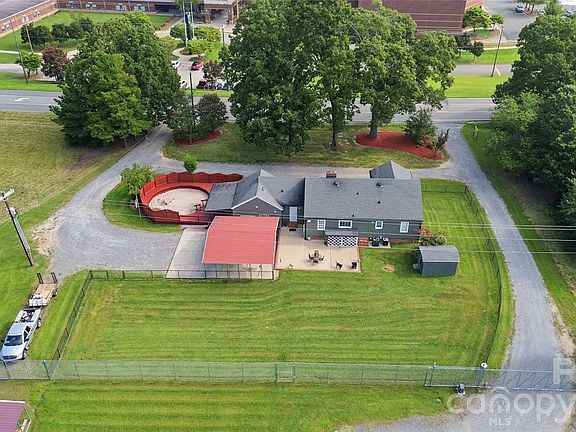 2nd image of 5548 Union Rd