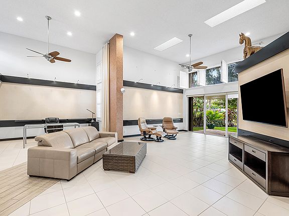 5th image of 6220 San Michel Way