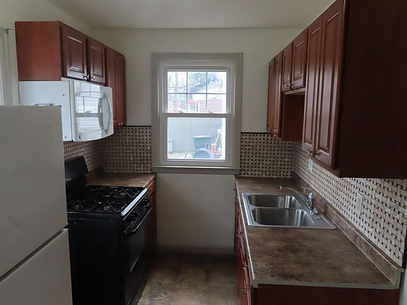 2nd image of 796 N Drexel Ave