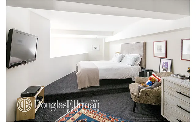 Sold by Douglas Elliman | media 10