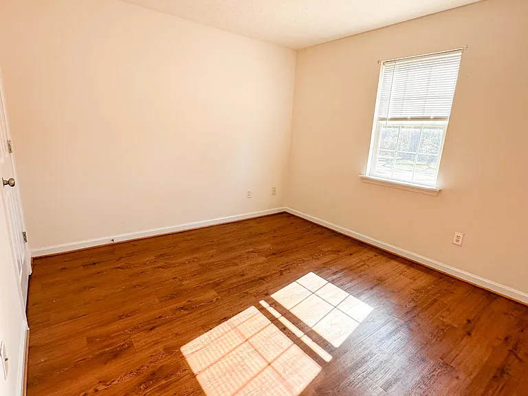610 Church Ave SE #1 — Photo 8