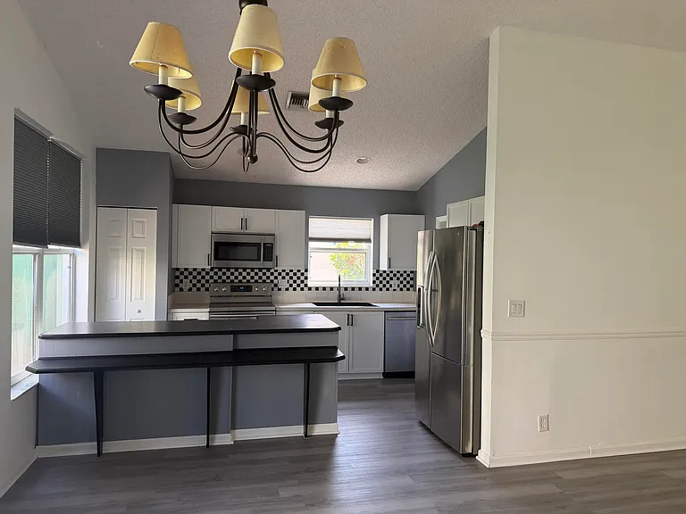1852 Capeside Cir — Photo 5