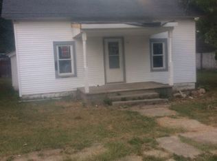 200 N Hopkins St, Newman, IL 61942