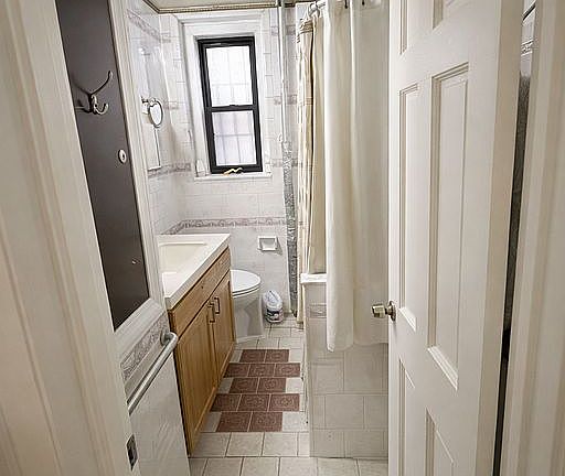 4th image of 62-64 Saunders St APT R1