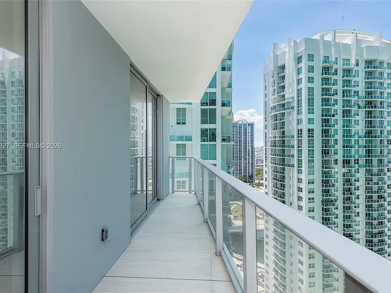 77 SE 5th St #3206 — Photo 9