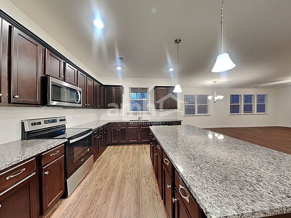 3rd image of 425 Levon Ct