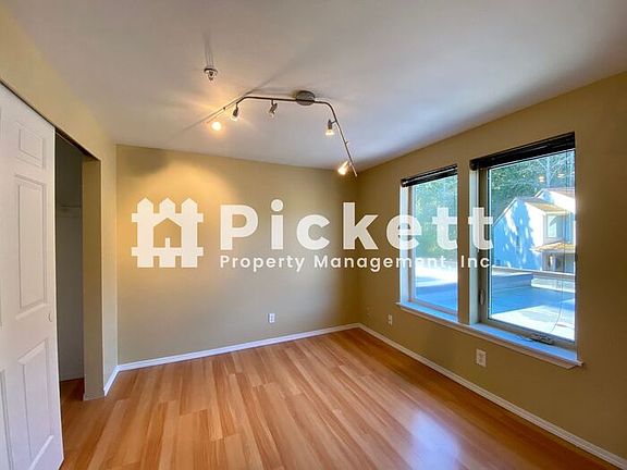 3rd image of 4707 NW Walgren Dr #B-201