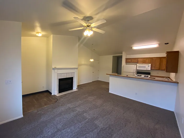 2086 NE Linnea Dr #2 — Photo 6