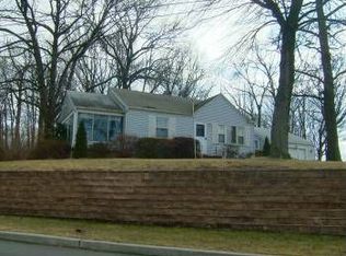 362 Ryders Ln, East Brunswick, NJ 08816