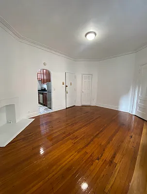 Rented by Peter R. Hungerford, LREB | media 11