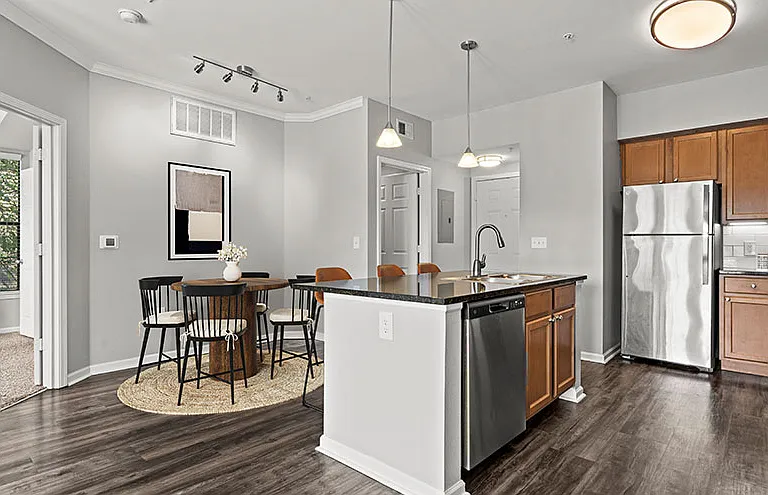 West End at City Center Apartment Homes — Photo 8