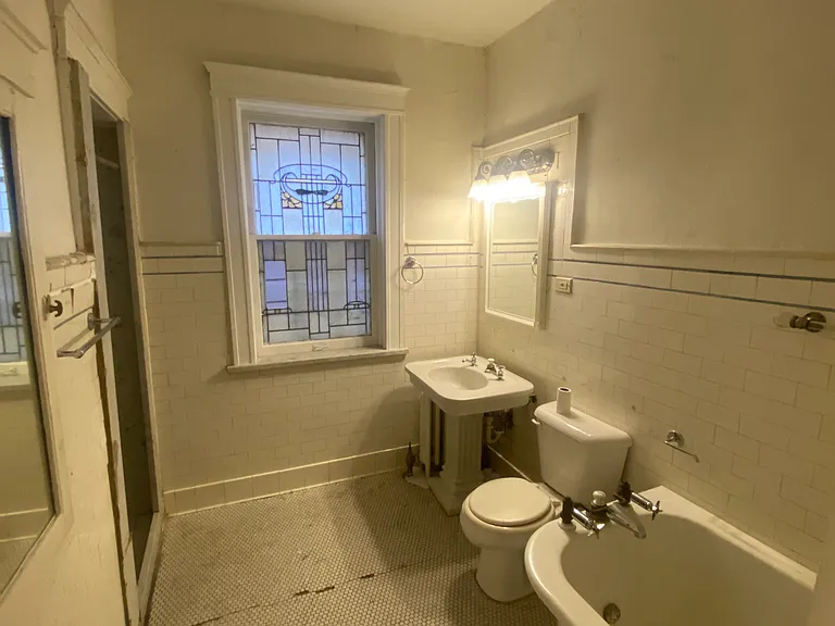5361 Pershing Ave #1E — Photo 8