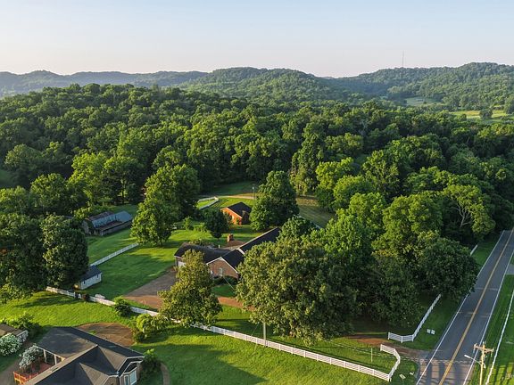 5th image of 4442 Pratt Ln