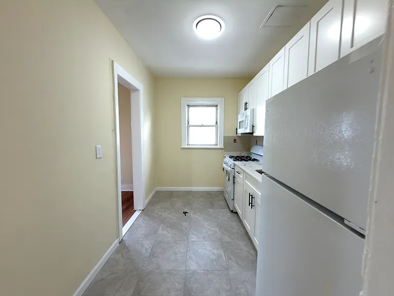 302 W Hudson St #1 — Photo 17