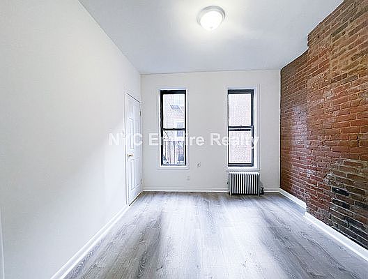 3rd image of 424 E 73rd St #5R