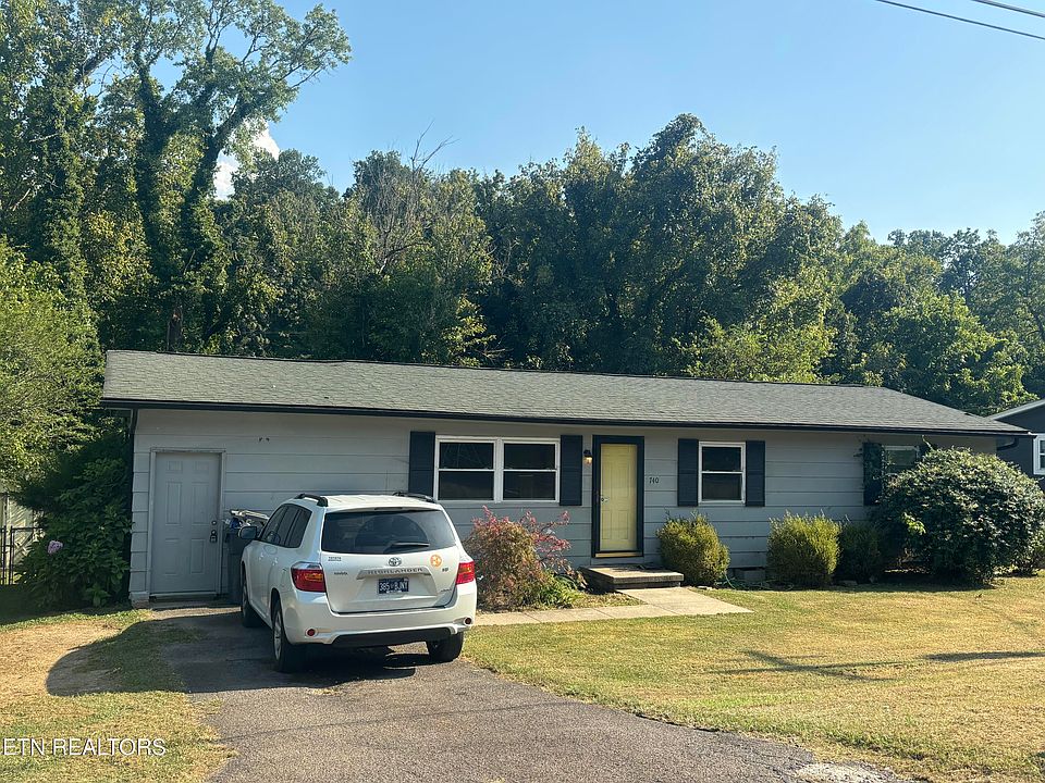1st image of 740 Green Meadows Dr