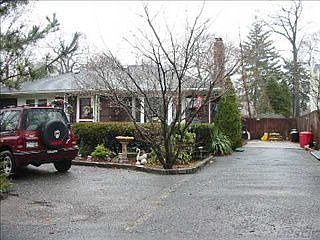 1st image of 157 Rose Dr