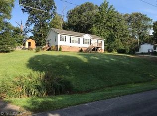 3301 Alamo Dr, Trinity, NC 27370