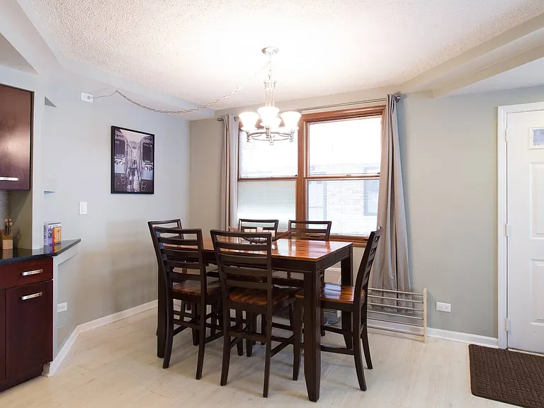 163 W Division St #208 — Photo 3