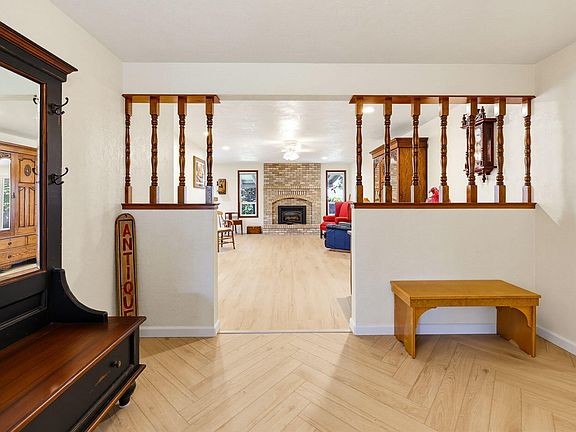 3rd image of 2901 Leonard Ave