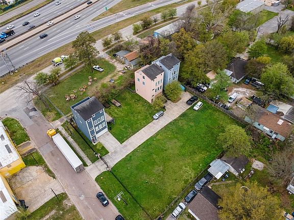 4th image of 406 Eichwurzel Ln