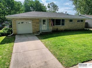 2000 E Manor Dr, Lincoln, NE 68506