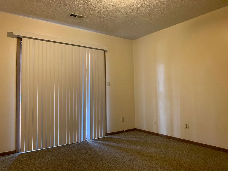 2858 University Ave — Photo 21