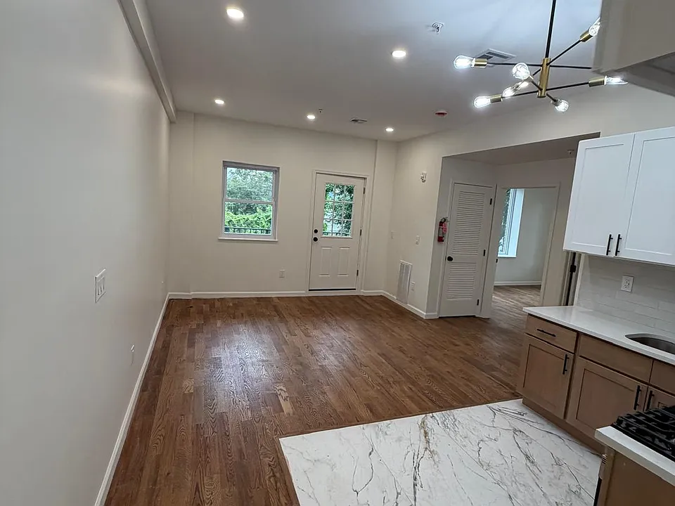 163 Prospect St #13