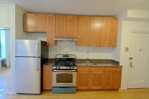 Rented by Nest Seekers International | media 9