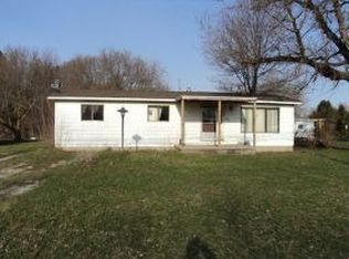 206 S Black River Rd, Croswell, MI 48422