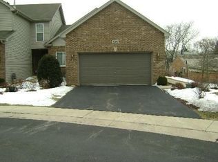 1301 Dancing Bear Ln, Elgin, IL 60120