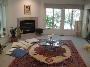 4697 Canyon Oaks Dr, Brighton, MI 48114