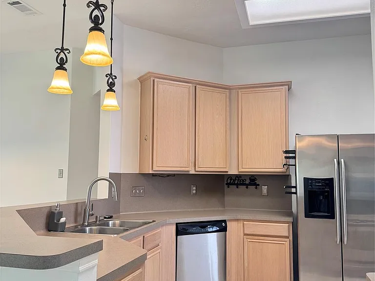 3210 Woodcreek Glen Ln — Photo 11