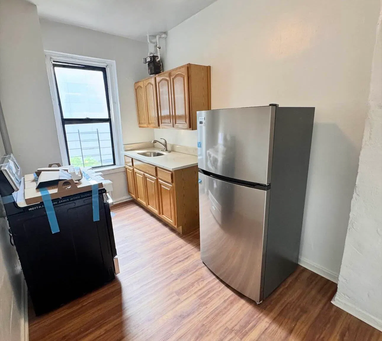 2387 Morris Avenue — Photo 2