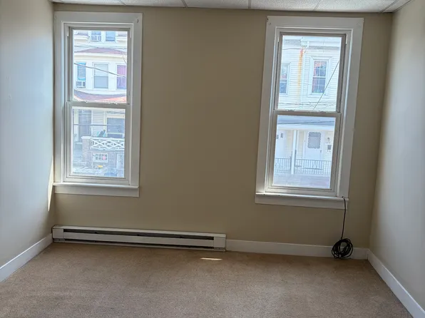 1614 W Market St, Pottsville, PA 17901