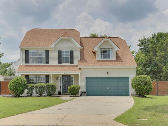 408 Lodge Cv, Chesapeake, VA 23323