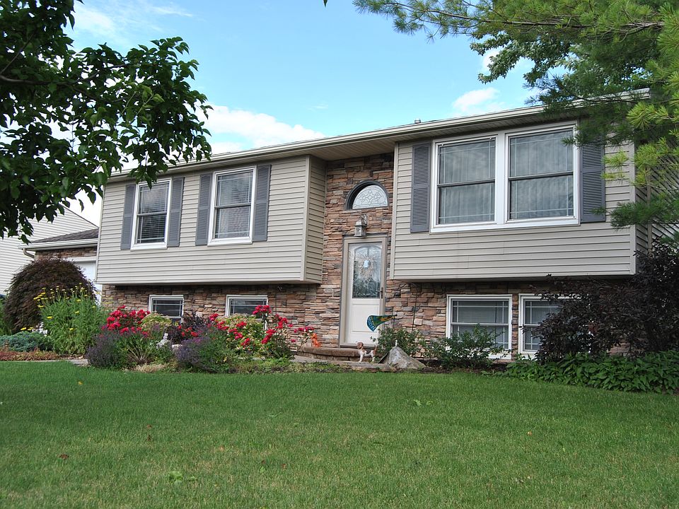 1st image of 5749 Clover Meadow Ln