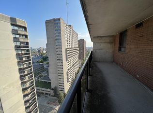 475 Laurier Ave W #1904, Ottawa, ON K1R7X1