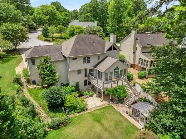 401 Sarah Ln, Lawrenceville, GA 30046