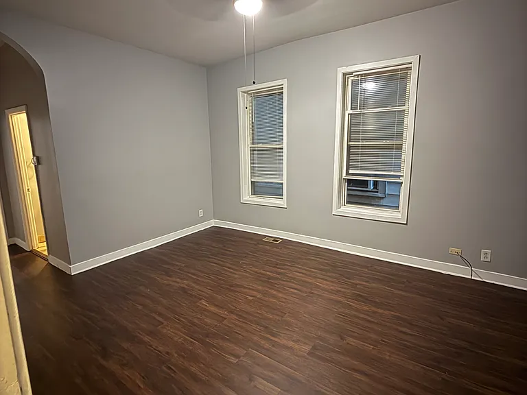 2916 E 91st St #1 — Photo 4