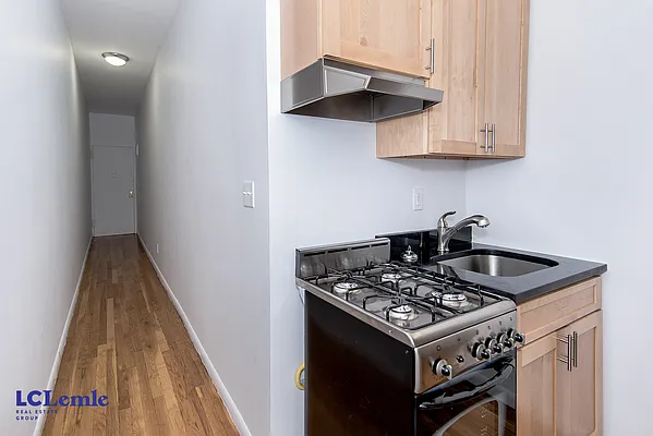 Rented by LC Lemle Real Estate Group | media 10