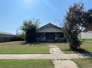 914 Commercial Ave, Mounds, OK 74047